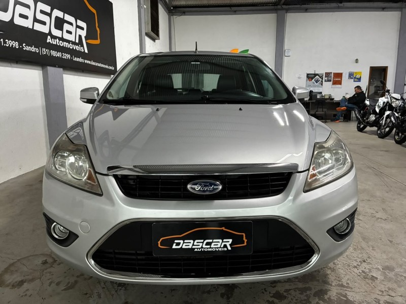 FOCUS 1.6 8V FLEX 4P MANUAL - 2011 - BOM PRINCíPIO