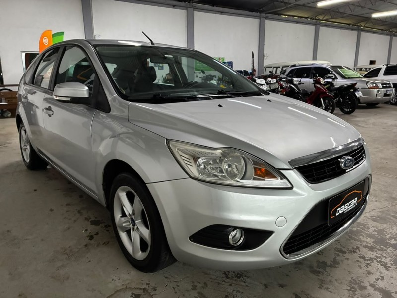 FOCUS 1.6 8V FLEX 4P MANUAL - 2011 - BOM PRINCíPIO