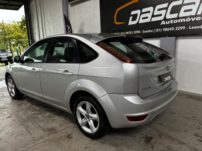 FOCUS 1.6 8V FLEX 4P MANUAL - 2011 - BOM PRINCíPIO