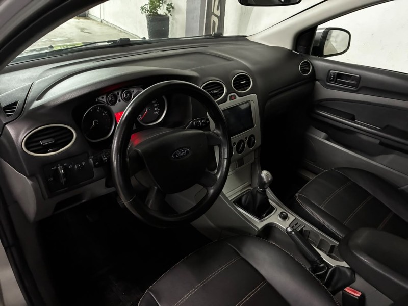 FOCUS 1.6 8V FLEX 4P MANUAL - 2011 - BOM PRINCíPIO