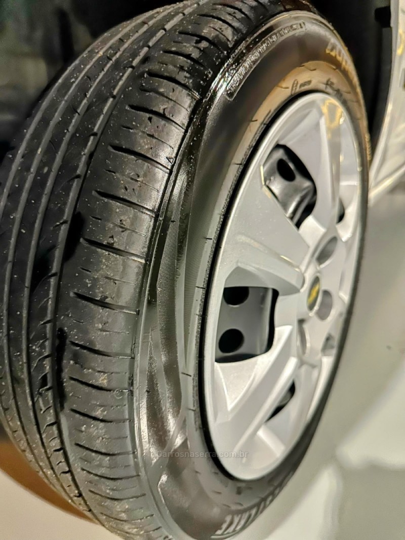 AGILE 1.4 MPFI LT 8V FLEX 4P MANUAL - 2011 - TRêS COROAS