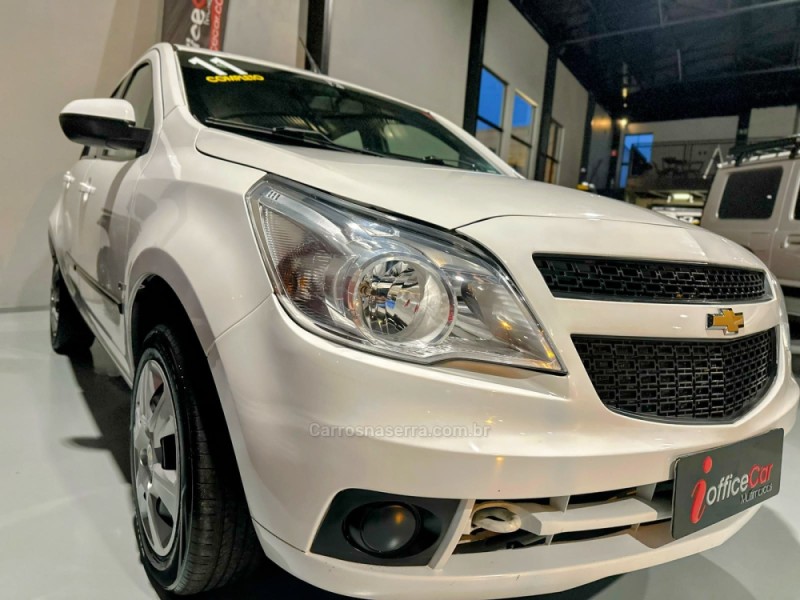 AGILE 1.4 MPFI LT 8V FLEX 4P MANUAL - 2011 - TRêS COROAS