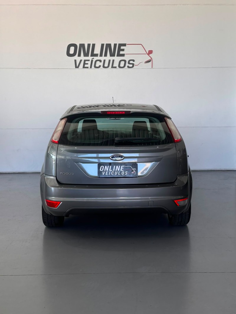 FOCUS 1.6 GLX 8V FLEX 4P MANUAL - 2013 - FARROUPILHA