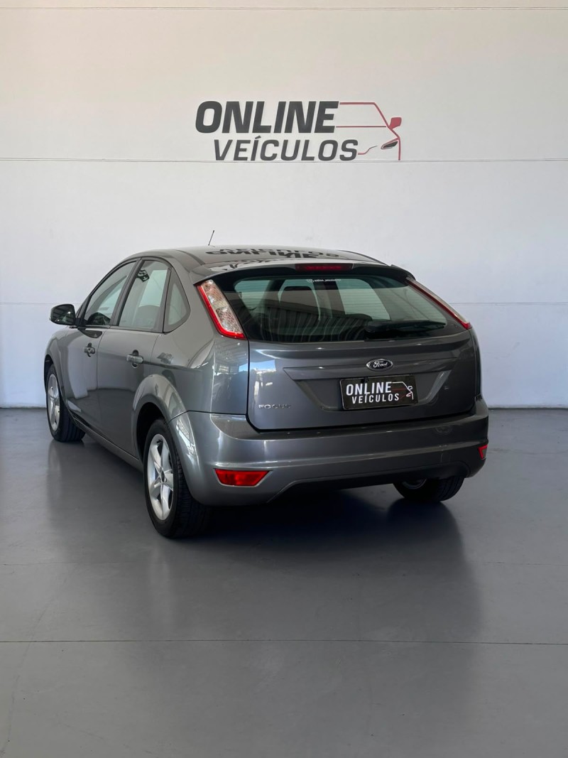 FOCUS 1.6 GLX 8V FLEX 4P MANUAL - 2013 - FARROUPILHA