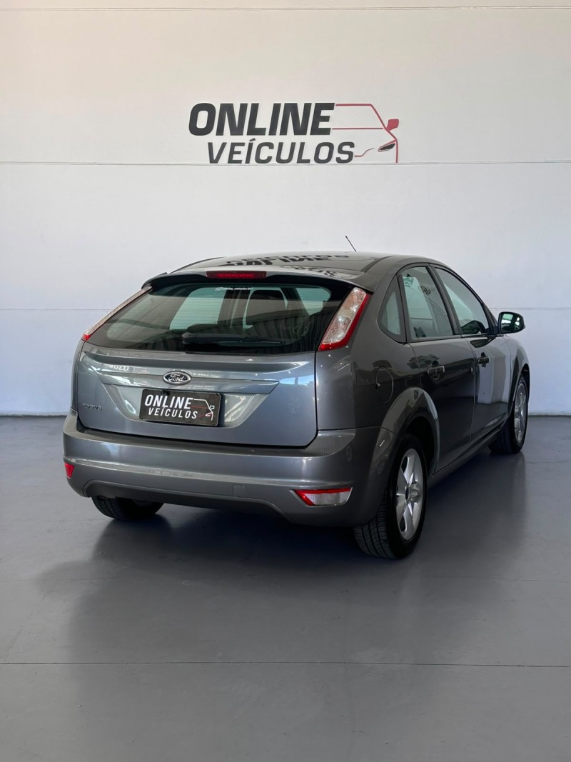 FOCUS 1.6 GLX 8V FLEX 4P MANUAL - 2013 - FARROUPILHA