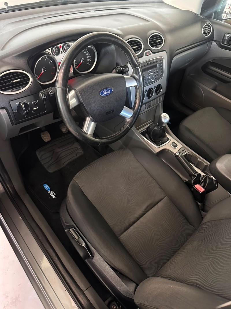 FOCUS 1.6 GLX 8V FLEX 4P MANUAL - 2013 - FARROUPILHA