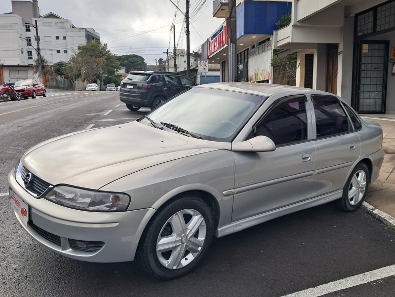 VECTRA 2.0 MPFI EXPRESSION 8V GASOLINA 4P MANUAL - 2005 - FLORES DA CUNHA