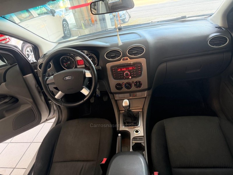 FOCUS 1.6 GLX 8V GASOLINA 4P MANUAL - 2011 - CAXIAS DO SUL