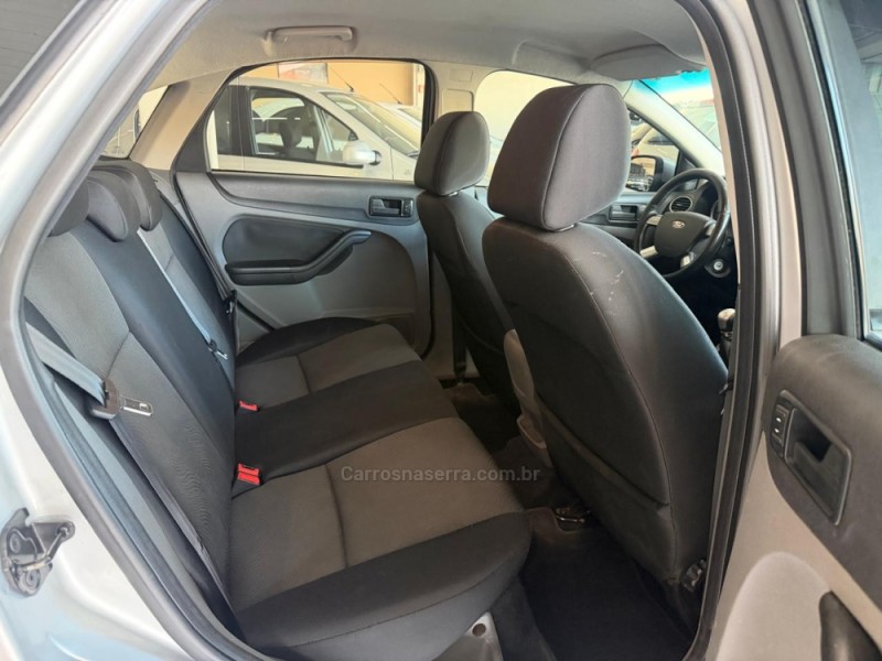 FOCUS 1.6 GLX 8V GASOLINA 4P MANUAL - 2011 - CAXIAS DO SUL