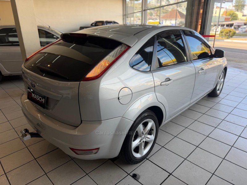 FOCUS 1.6 GLX 8V GASOLINA 4P MANUAL - 2011 - CAXIAS DO SUL