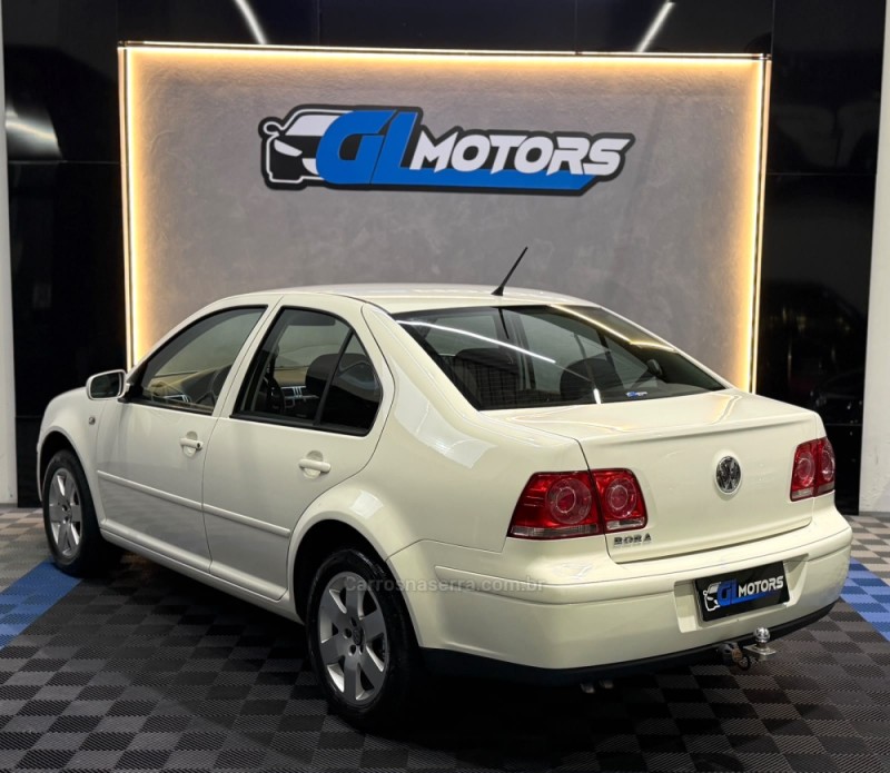 BORA 2.0 MI 8V FLEX 4P AUTOMÁTICO - 2008 - NOVO HAMBURGO