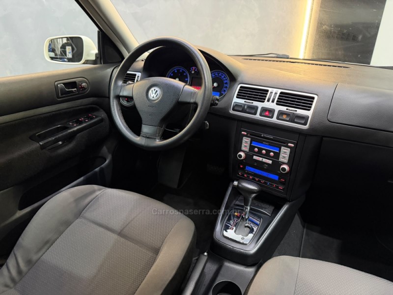 BORA 2.0 MI 8V FLEX 4P AUTOMÁTICO - 2008 - NOVO HAMBURGO