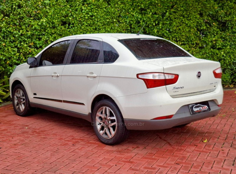 GRAND SIENA 1.6 MPI ESSENCE SUBLIME 16V FLEX 4P MANUAL - 2015 - ROLANTE