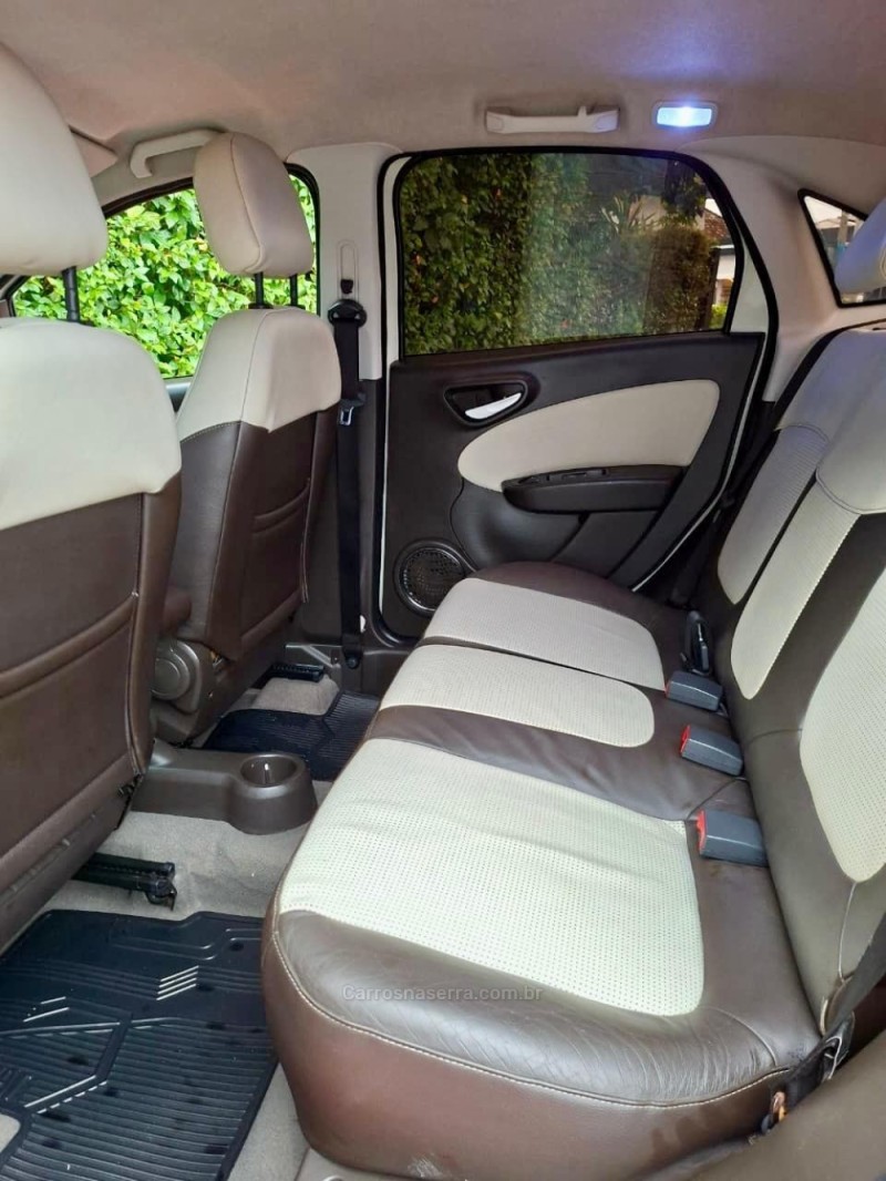 GRAND SIENA 1.6 MPI ESSENCE SUBLIME 16V FLEX 4P MANUAL - 2015 - ROLANTE