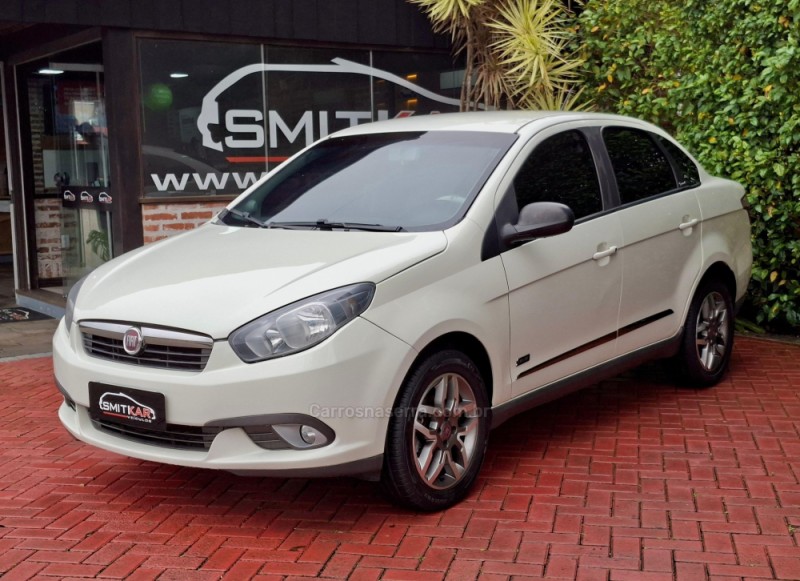grand siena 1.6 mpi essence sublime 16v flex 4p manual 2015 rolante