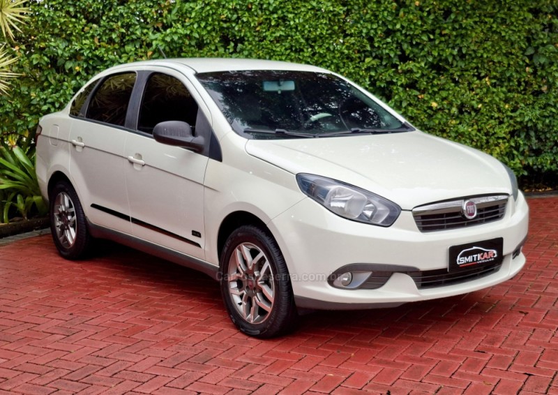 GRAND SIENA 1.6 MPI ESSENCE SUBLIME 16V FLEX 4P MANUAL - 2015 - ROLANTE