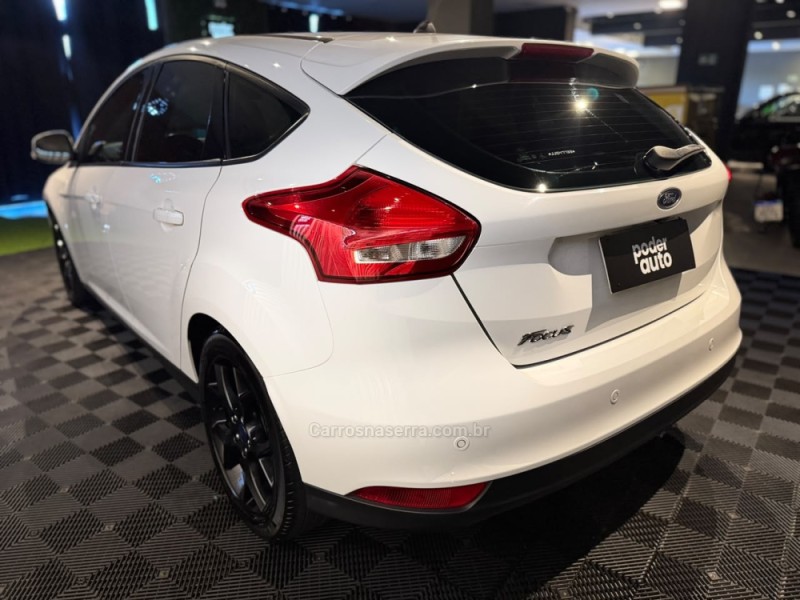 FOCUS 1.6 SE PLUS 16V FLEX 4P MANUAL - 2018 - FARROUPILHA