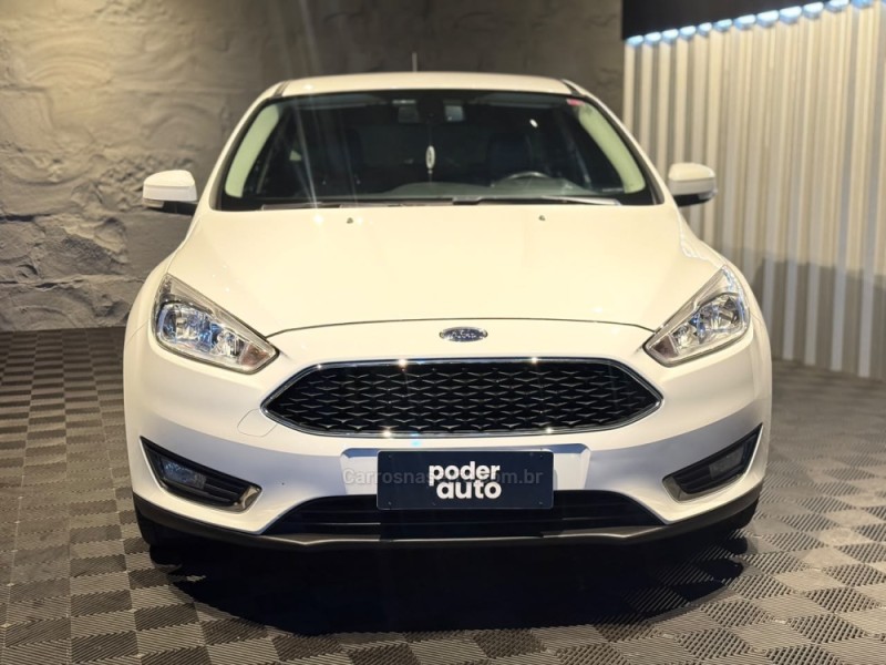 FOCUS 1.6 SE PLUS 16V FLEX 4P MANUAL - 2018 - FARROUPILHA