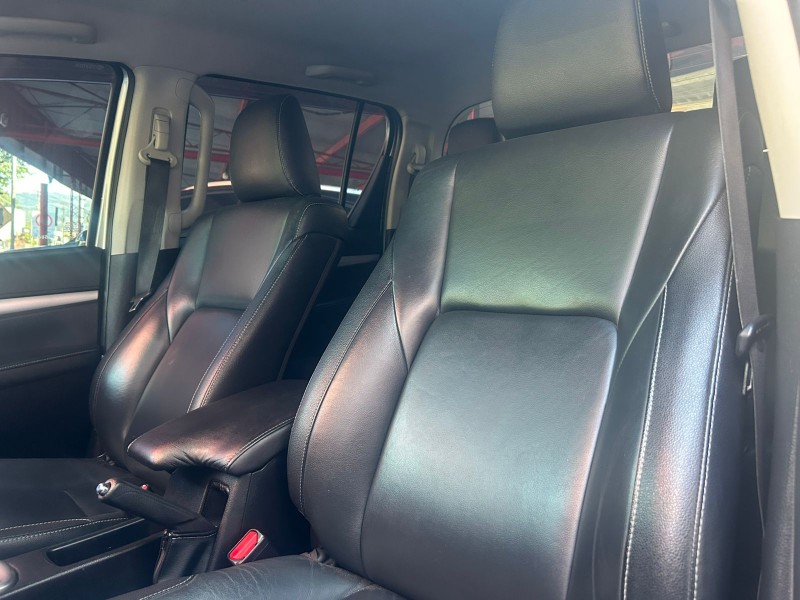 HILUX 2.8 SRX PLUS 4X4 CD TURBO DIESEL 4P AUTOMÁTICO - 2017 - TRêS COROAS