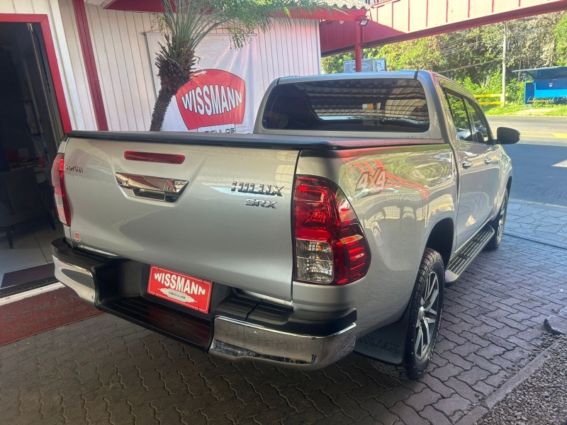HILUX 2.8 SRX PLUS 4X4 CD TURBO DIESEL 4P AUTOMÁTICO - 2017 - TRêS COROAS
