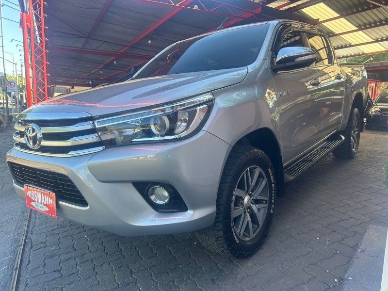 HILUX 2.8 SRX PLUS 4X4 CD TURBO DIESEL 4P AUTOMÁTICO - 2017 - TRêS COROAS