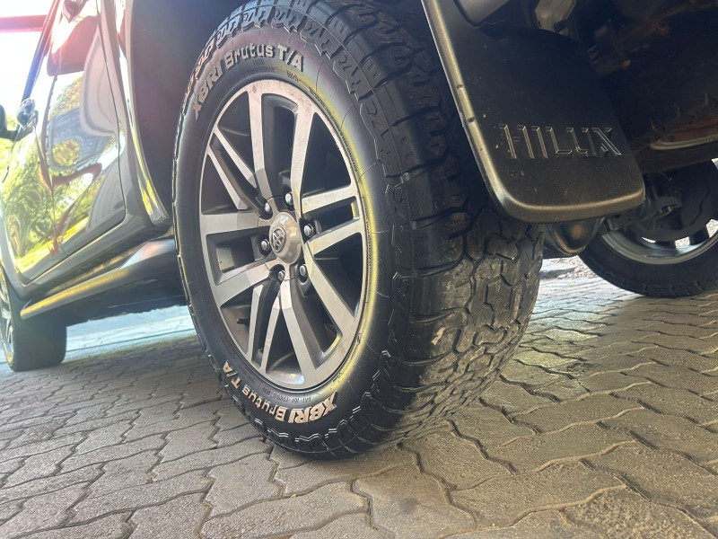 HILUX 2.8 SRX PLUS 4X4 CD TURBO DIESEL 4P AUTOMÁTICO - 2017 - TRêS COROAS