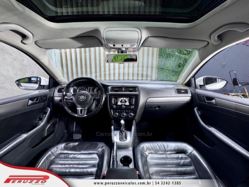 JETTA 2.0 TSI HIGHLINE 200CV GASOLINA 4P TIPTRONIC - 2013 - NOVA PRATA