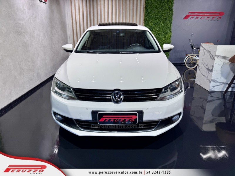 JETTA 2.0 TSI HIGHLINE 200CV GASOLINA 4P TIPTRONIC - 2013 - NOVA PRATA