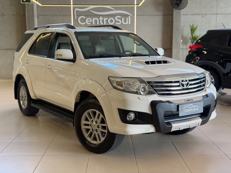 hilux sw4 3.0 srv 4x4 7 lugares 16v turbo intercooler diesel 4p automatico 2015 carlos barbosa