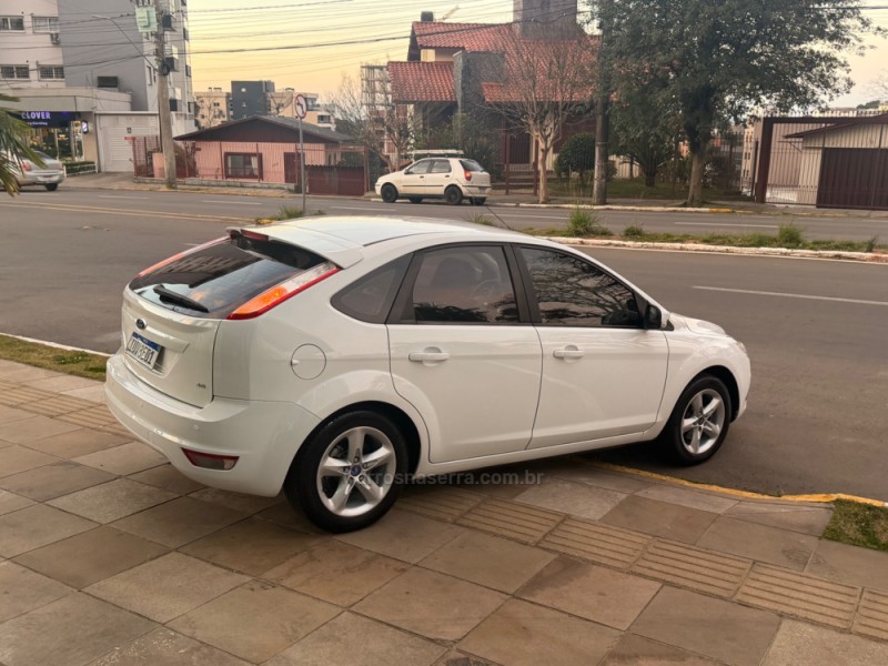 FOCUS 2.0 GLX 16V FLEX 4P MANUAL - 2013 - FARROUPILHA