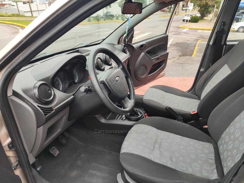 FIESTA 1.0 MPI GL CLASS 8V GASOLINA 4P MANUAL - 2011 - FARROUPILHA