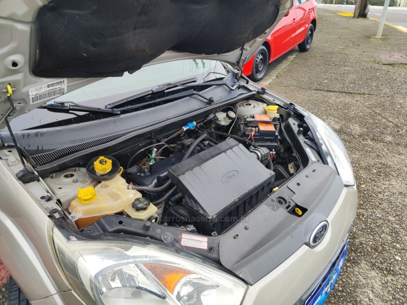 FIESTA 1.0 MPI GL CLASS 8V GASOLINA 4P MANUAL - 2011 - FARROUPILHA