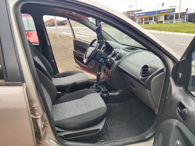 FIESTA 1.0 MPI GL CLASS 8V GASOLINA 4P MANUAL - 2011 - FARROUPILHA