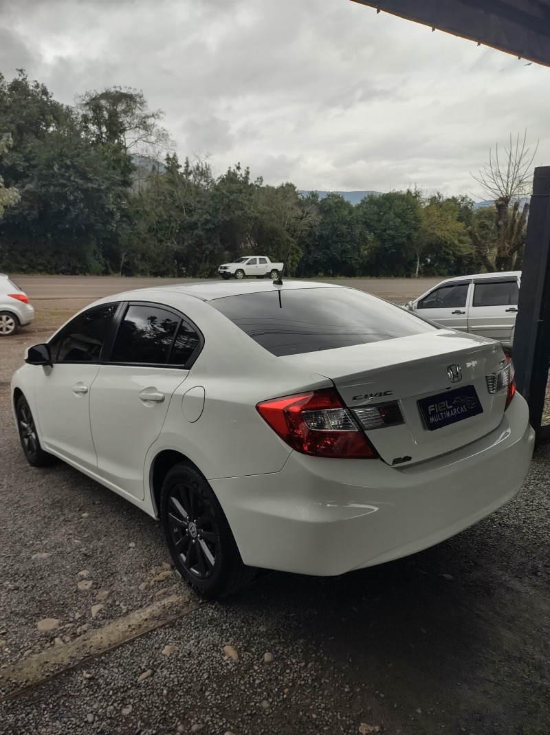 CIVIC 1.8 LXS 16V FLEX 4P AUTOMÁTICO - 2014 - VALE REAL
