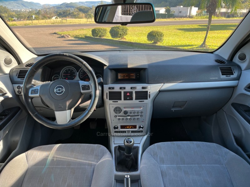 VECTRA 2.0 MPFI ELEGANCE 8V FLEX 4P MANUAL - 2009 - BOM PRINCíPIO