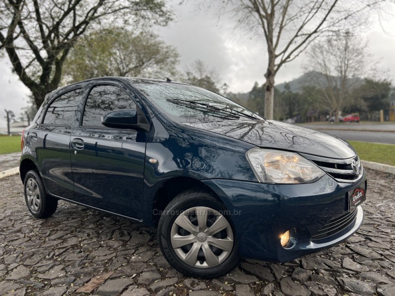 ETIOS 1.3 X 16V FLEX 4P MANUAL - 2016 - DOIS IRMãOS