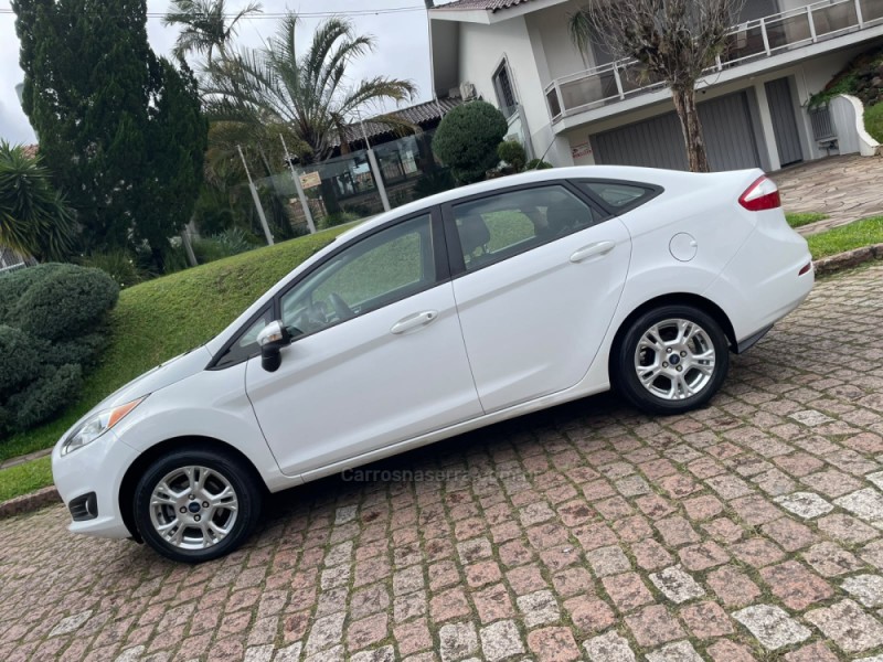 FIESTA 1.6 SE SEDAN 16V FLEX 4P AUTOMÁTICO - 2016 - PORTO ALEGRE
