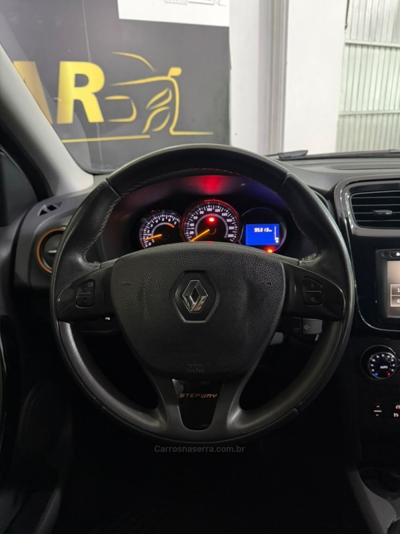 SANDERO 1.6 STEPWAY 16V FLEX 4P MANUAL - 2017 - NOVO HAMBURGO