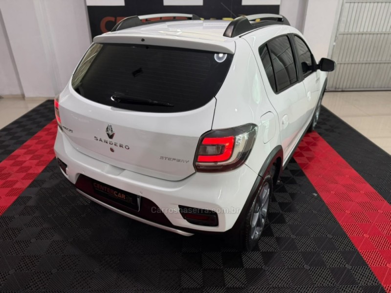 SANDERO 1.6 STEPWAY 16V FLEX 4P MANUAL - 2017 - NOVO HAMBURGO