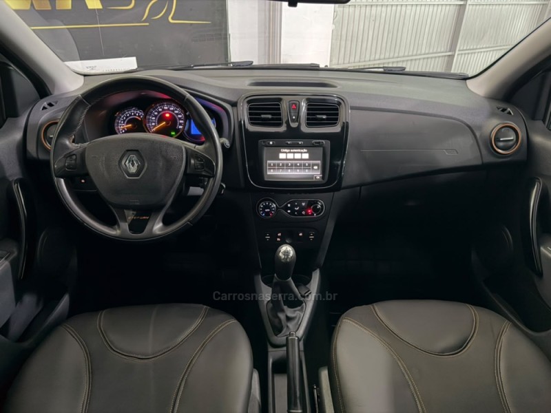 SANDERO 1.6 STEPWAY 16V FLEX 4P MANUAL - 2017 - NOVO HAMBURGO