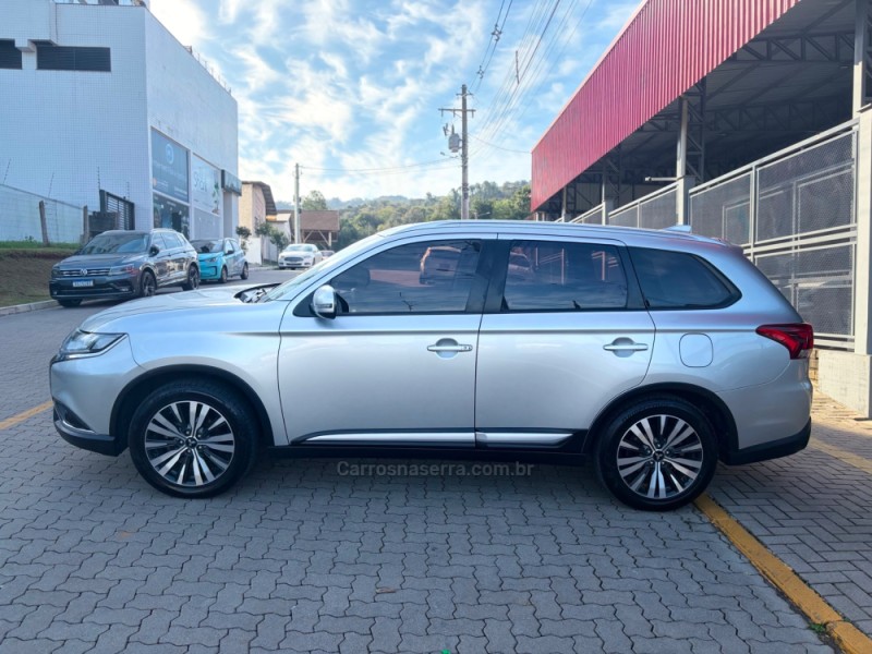 outlander 2.0 mivec hpe gasolina 4p automatico 2020 feliz