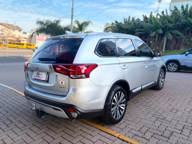 OUTLANDER 2.0 MIVEC HPE GASOLINA 4P AUTOMÁTICO - 2020 - FELIZ