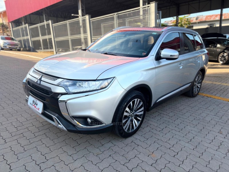 OUTLANDER 2.0 MIVEC HPE GASOLINA 4P AUTOMÁTICO - 2020 - FELIZ