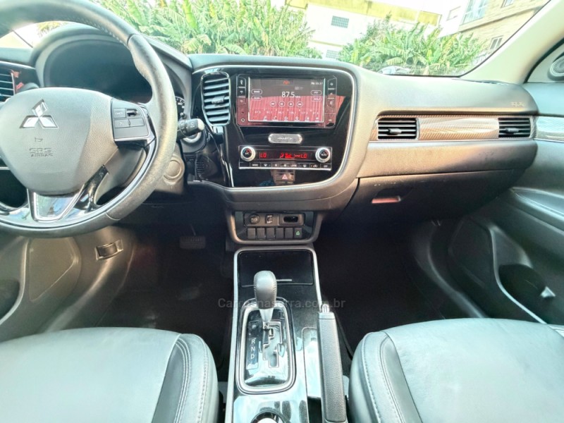 OUTLANDER 2.0 MIVEC HPE GASOLINA 4P AUTOMÁTICO - 2020 - FELIZ