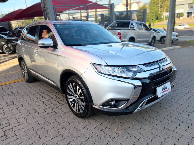 OUTLANDER 2.0 MIVEC HPE GASOLINA 4P AUTOMÁTICO - 2020 - FELIZ