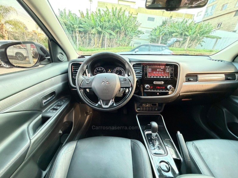 OUTLANDER 2.0 MIVEC HPE GASOLINA 4P AUTOMÁTICO - 2020 - FELIZ