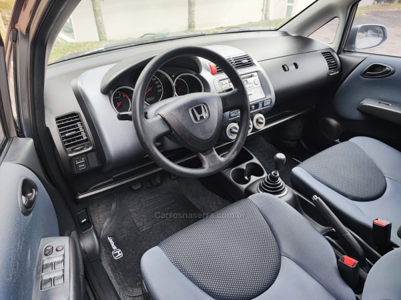 FIT 1.4 LX 8V GASOLINA 4P MANUAL - 2007 - FARROUPILHA