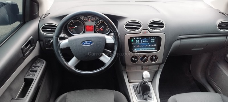 FOCUS 1.6 GLX 16V FLEX 4P MANUAL - 2013 - FARROUPILHA