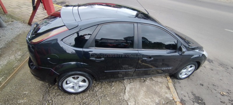 FOCUS 1.6 GLX 16V FLEX 4P MANUAL - 2013 - FARROUPILHA