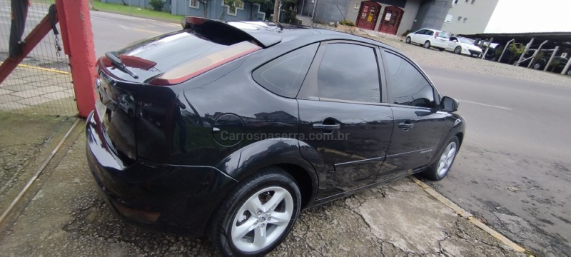 FOCUS 1.6 GLX 16V FLEX 4P MANUAL - 2013 - FARROUPILHA